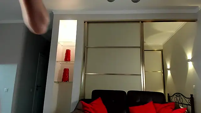 Emma Flin online show from January 2025 10:48:02 AM