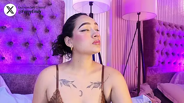 Snapshot of EMILYY_FOXY chatting on February 2026 07:07:01 PM EMILYY FOXY online show from February 2026 07:07:01 PM