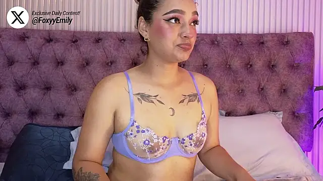 Snapshot of EMILYY_FOXY chatting on February 2026 07:12:01 PM EMILYY FOXY online show from February 2026 07:12:01 PM