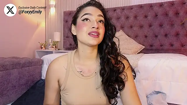 Snapshot of EMILYY_FOXY chatting on February 2026 07:01:02 PM EMILYY FOXY online show from February 2026 07:01:02 PM