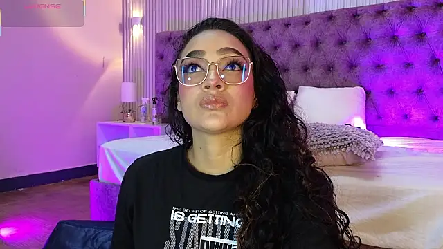 Snapshot of EMILYY_FOXY chatting on March 2026 07:18:02 PM EMILYY FOXY online show from March 2026 07:18:02 PM