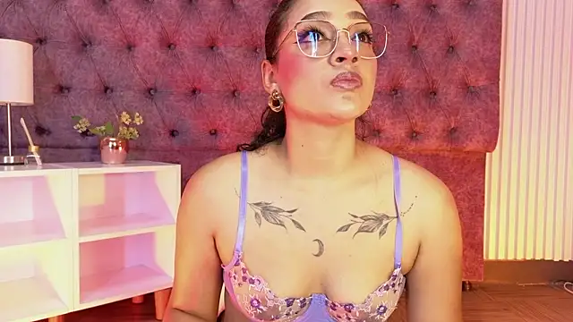 Snapshot of EMILYY_FOXY chatting on March 2026 06:57:02 PM EMILYY FOXY online show from March 2026 06:57:02 PM