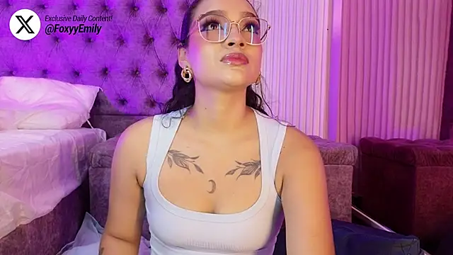 Snapshot of EMILYY_FOXY chatting on April 2026 02:25:02 PM EMILYY FOXY online show from April 2026 02:25:02 PM
