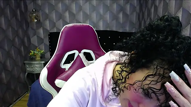 Sofiacowperx online show from January 2025 01:09:01 PM