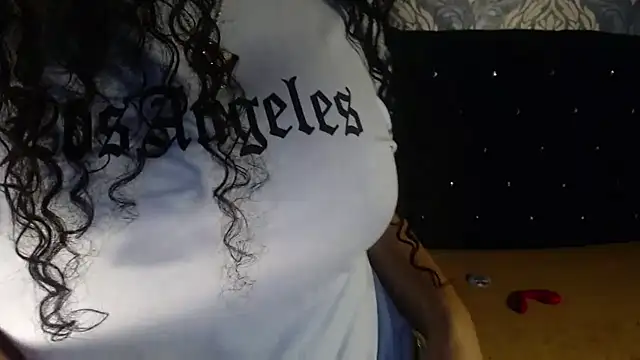 Sofiacowperx online show from November 2025 02:19:01 PM