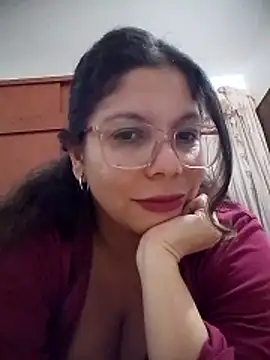 Carliina Soussa online show from April 2026 12:06:01 AM