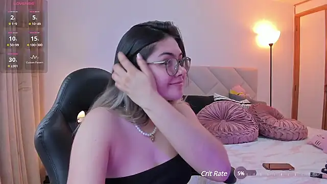 Snapshot of Lau_Bee chatting on February 2025 08:59:02 PM Lau Bee online show from February 2025 08:59:02 PM