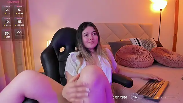 Snapshot of Lau_Bee chatting on February 2025 07:49:01 PM Lau Bee online show from February 2025 07:49:01 PM