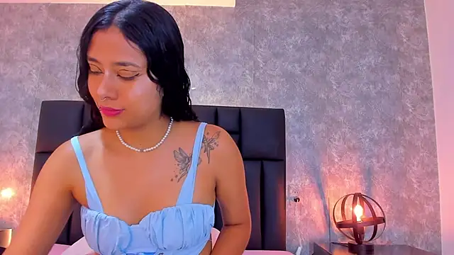 Snapshot of laura_smith33 chatting on February 2025 02:22:02 PM laura smith33 online show from February 2025 02:22:02 PM