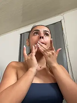 ZoeJohnsoon online show from October 2025 04:30:02 PM