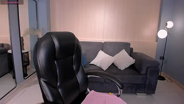 SavannahStorm online show from March 2026 12:32:01 PM