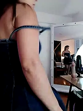 Adel Nesbiit online show from March 2026 07:47:01 PM