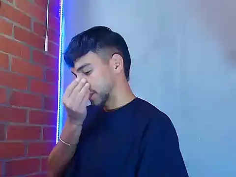 Leandro valenzuela online show from November 2025 03:00:01 PM