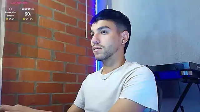 Leandro valenzuela online show from December 2025 10:15:02 PM