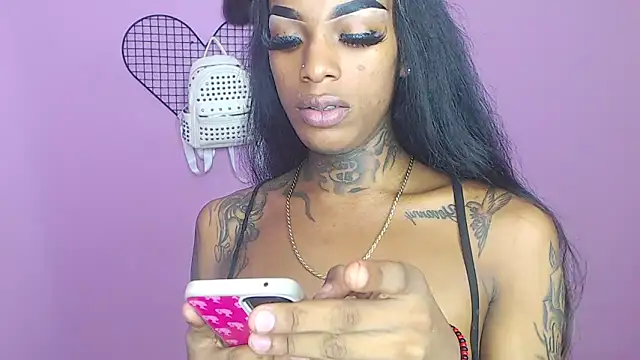 Snapshot of badgirls_cx chatting on December 2024 08:15:01 PM badgirls cx online show from December 2024 08:15:01 PM