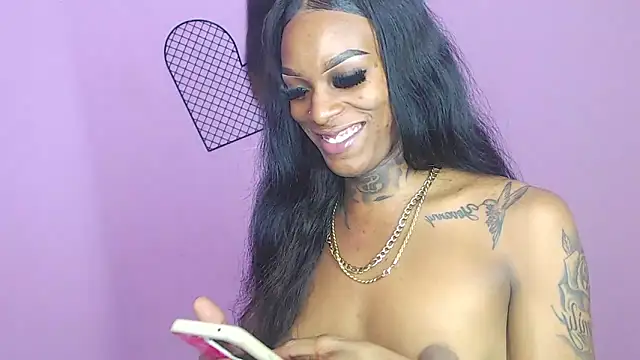 Snapshot of badgirls_cx chatting on January 2025 06:28:01 PM badgirls cx online show from January 2025 06:28:01 PM