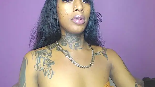 Snapshot of badgirls_cx chatting on February 2025 11:13:02 AM badgirls cx online show from February 2025 11:13:02 AM