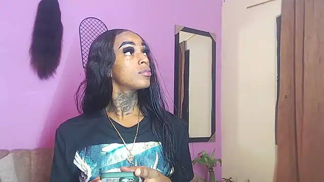 Snapshot of badgirls_cx chatting on October 2025 11:24:02 PM badgirls cx online show from October 2025 11:24:02 PM