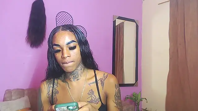 Snapshot of badgirls_cx chatting on October 2025 06:07:01 PM badgirls cx online show from October 2025 06:07:01 PM