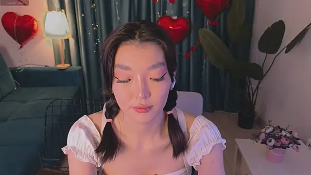 Snapshot of AudreyMell chatting on February 2025 02:44:02 PM AudreyMell online show from February 2025 02:44:02 PM