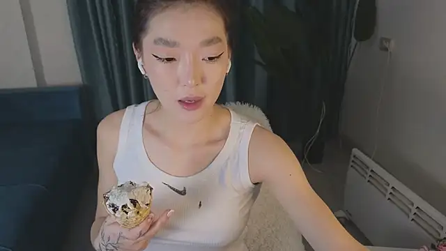 Snapshot of AudreyMell chatting on March 2025 02:45:01 PM AudreyMell online show from March 2025 02:45:01 PM