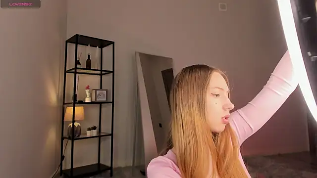 elfinvibes online show from September 2025 06:04:02 AM