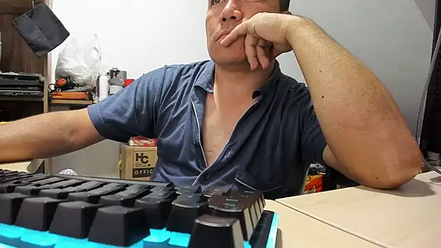 Jhonatan Morales S online show from November 2025 04:00:02 AM