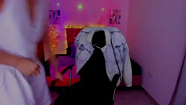 Charlee pink online show from October 2025 10:52:01 PM