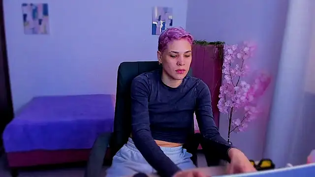 Charlee pink online show from December 2025 06:15:01 PM