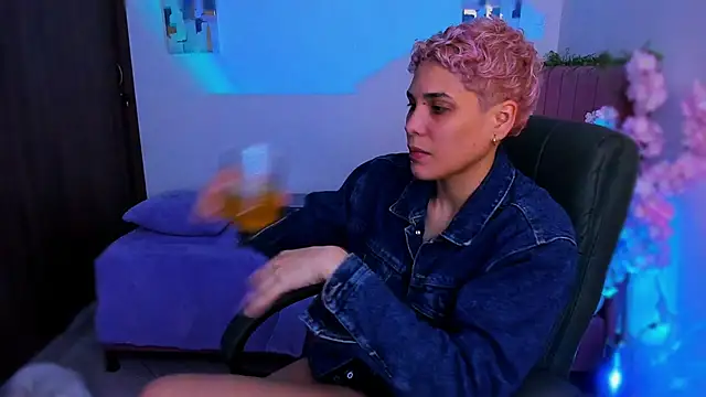 Charlee pink online show from December 2025 05:58:02 AM