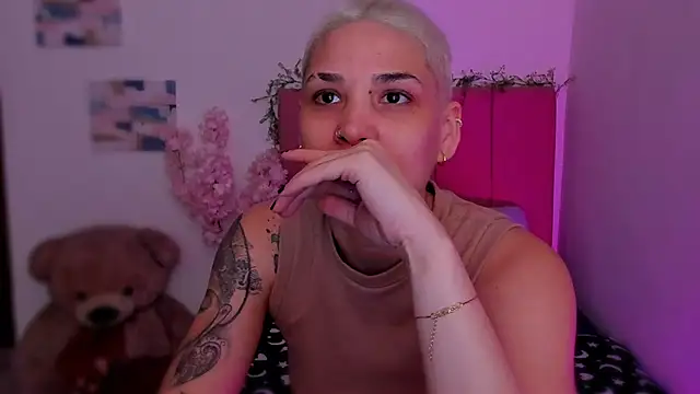 Charlee pink online show from February 2026 09:00:02 PM