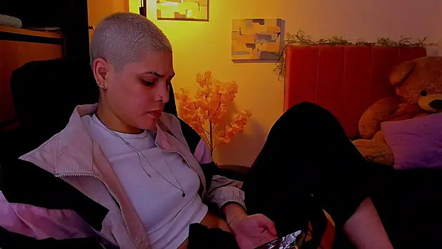 Charlee pink online show from April 2026 05:08:02 AM