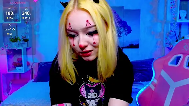 Snapshot of ElswythCovil chatting on December 2024 04:11:01 AM ElswythCovil online show from December 2024 04:11:01 AM