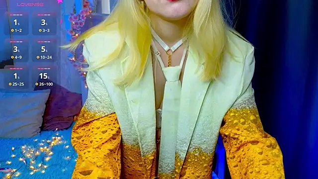 Snapshot of ElswythCovil chatting on March 2025 04:09:01 AM ElswythCovil online show from March 2025 04:09:01 AM