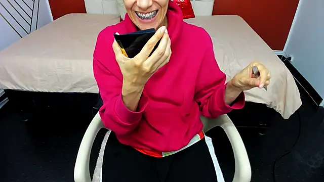 Abrillee1 online show from December 2024 07:35:01 PM