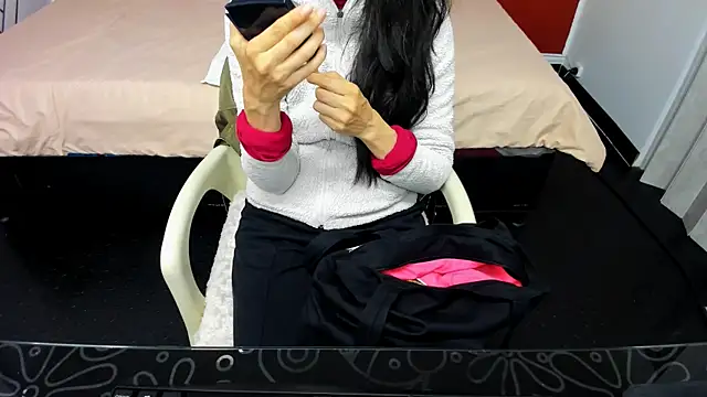 Abrillee1 online show from January 2025 07:02:02 PM