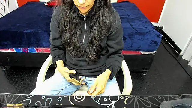 Abrillee1 online show from January 2025 07:32:01 PM