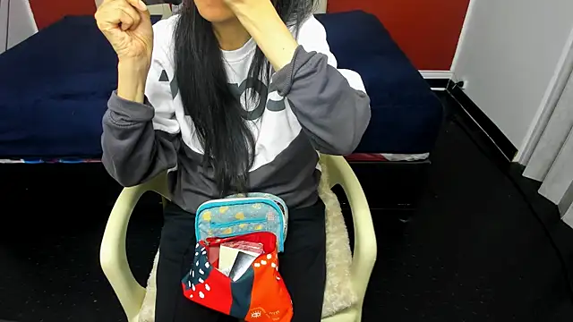 Abrillee1 online show from January 2025 07:32:01 PM