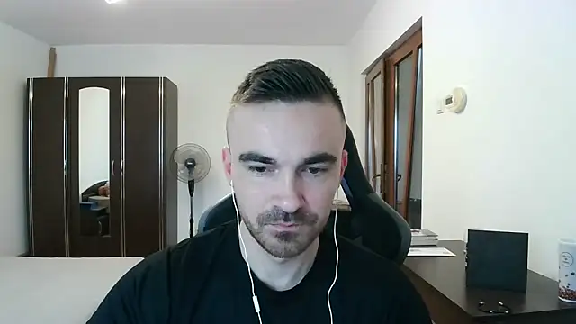 Snapshot of mu5clemania2 chatting on December 2025 09:03:01 AM mu5clemania2 online show from December 2025 09:03:01 AM