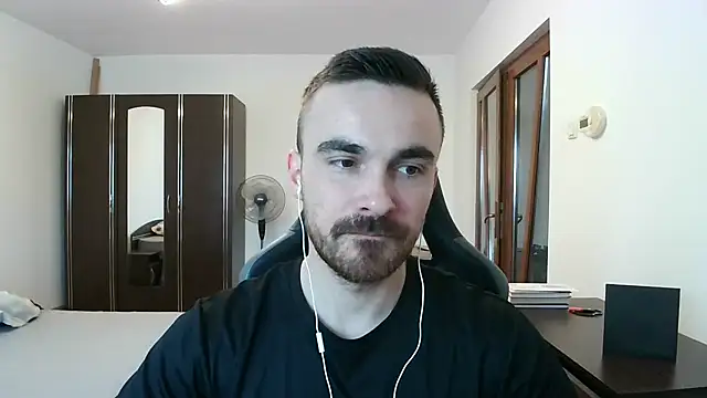 Snapshot of mu5clemania2 chatting on January 2026 02:01:02 PM mu5clemania2 online show from January 2026 02:01:02 PM