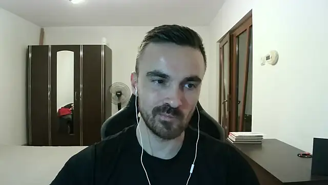 Snapshot of mu5clemania2 chatting on February 2026 05:19:02 PM mu5clemania2 online show from February 2026 05:19:02 PM