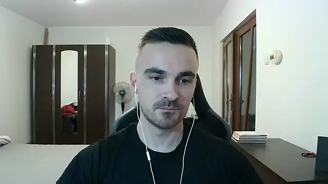 Snapshot of mu5clemania2 chatting on February 2026 02:00:02 PM mu5clemania2 online show from February 2026 02:00:02 PM