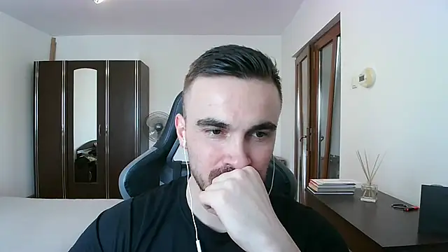 Snapshot of mu5clemania2 chatting on February 2026 01:18:02 PM mu5clemania2 online show from February 2026 01:18:02 PM