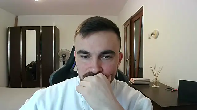 Snapshot of mu5clemania2 chatting on February 2026 08:35:02 AM mu5clemania2 online show from February 2026 08:35:02 AM