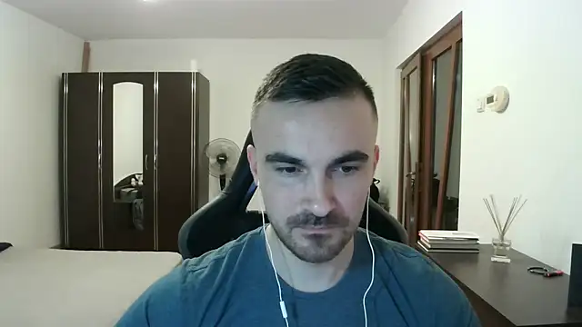 Snapshot of mu5clemania2 chatting on February 2026 05:44:02 PM mu5clemania2 online show from February 2026 05:44:02 PM