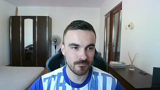 Snapshot of mu5clemania2 chatting on March 2026 02:01:01 PM mu5clemania2 online show from March 2026 02:01:01 PM