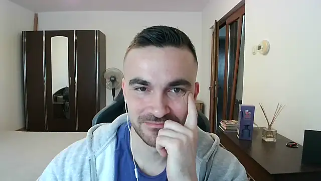 Snapshot of mu5clemania2 chatting on April 2026 05:49:01 AM mu5clemania2 online show from April 2026 05:49:01 AM