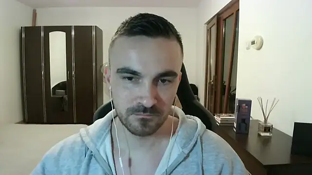 Snapshot of mu5clemania2 chatting on April 2026 08:28:02 PM mu5clemania2 online show from April 2026 08:28:02 PM