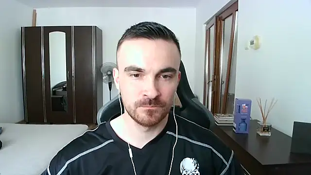 Snapshot of mu5clemania2 chatting on April 2026 12:05:02 PM mu5clemania2 online show from April 2026 12:05:02 PM