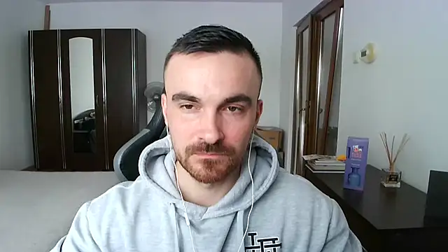 Snapshot of mu5clemania2 chatting on April 2026 12:21:01 PM mu5clemania2 online show from April 2026 12:21:01 PM